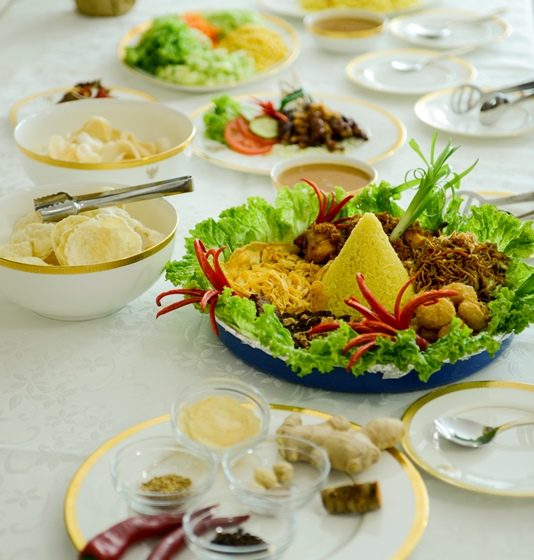  Nasi Kuning ( Žuta riža)