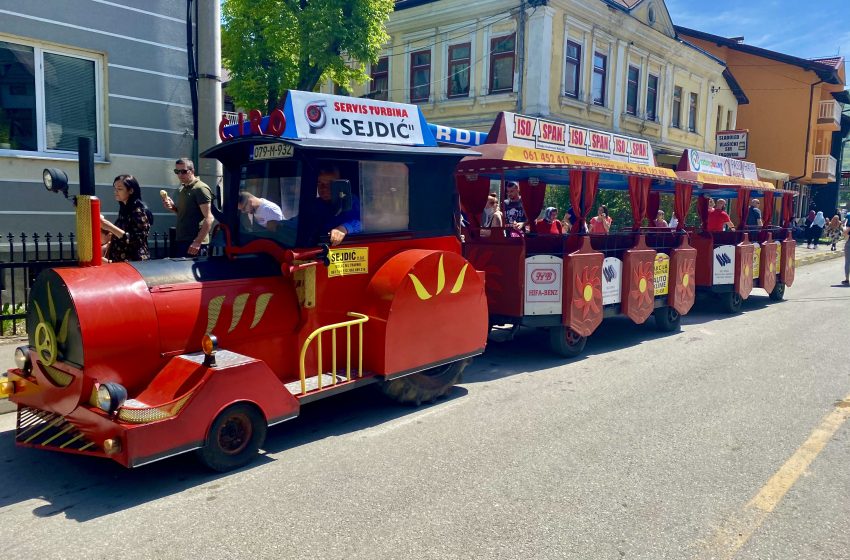  Kroz Travnik vozi turistički voz “Ćiro”