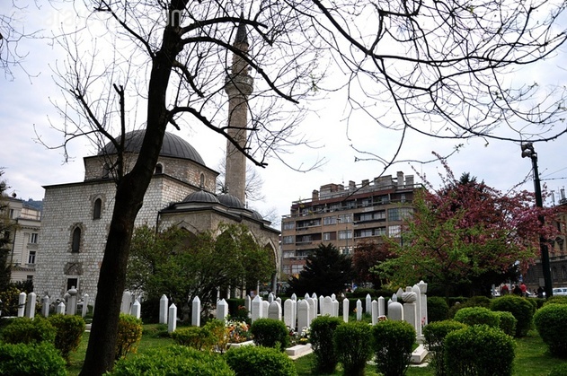  Džamija Alipašina – najljepši primjer klasične osmanske gradnje u Bosni i Hercegovini