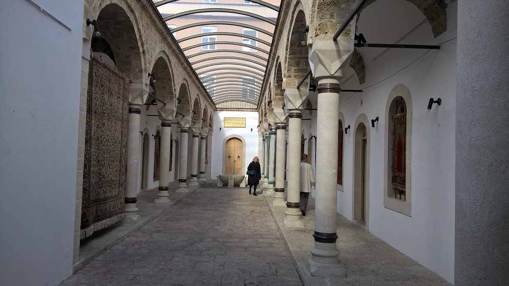 U blizini Gazi Husrev-bega: tradicija i savremenost u arhitekturi Zlatka Ugljena