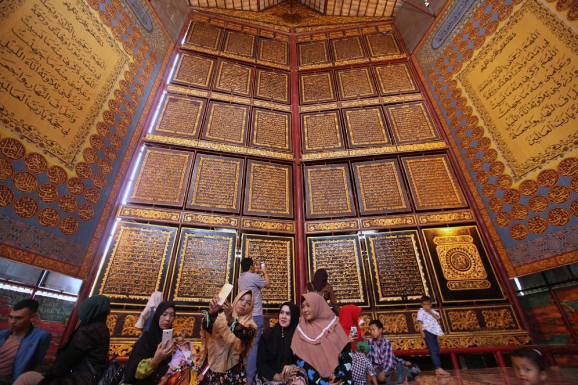  Najveći Kur’an na svijetu, turistička atrakcija u Indoneziji