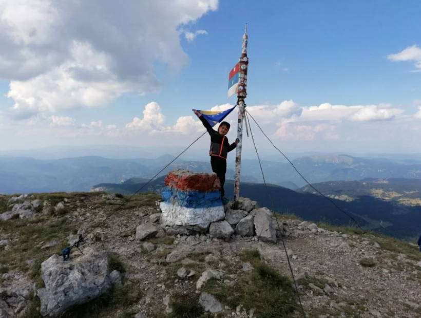  Sedmogodišnji Džan Kazić se popeo na najviši vrh BiH!
