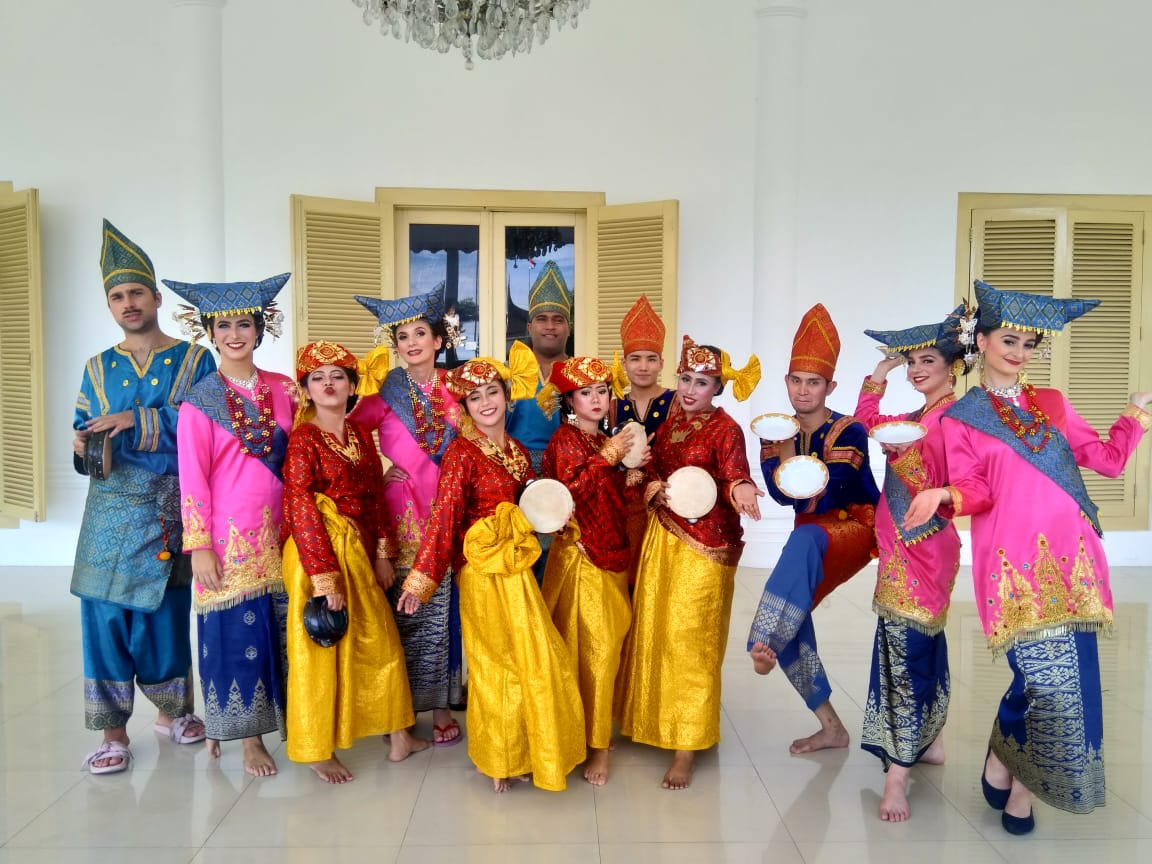  Ana Vasić i Vesna Majstorović – Na Baliju i Zapadnoj Sumatri učimo tradicionalne plesove
