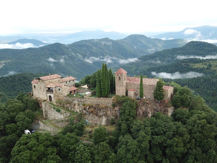  S prijateljima iznajmite srednjovjekovni dvorac u Španiji za samo 42 KM