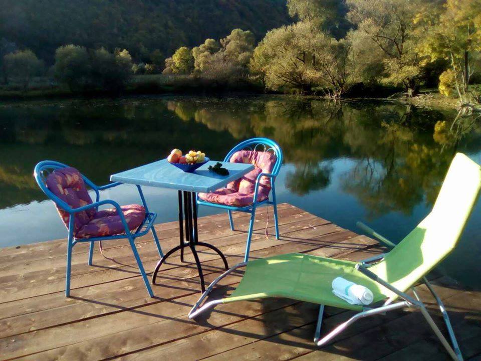  Kuća na jezeru Mali Đol – idealno za kupanje i ribolov