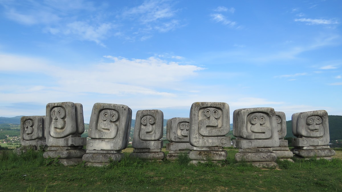 Kameni zmajevi u Novom Travniku – vječna straža uvijek budnih očiju