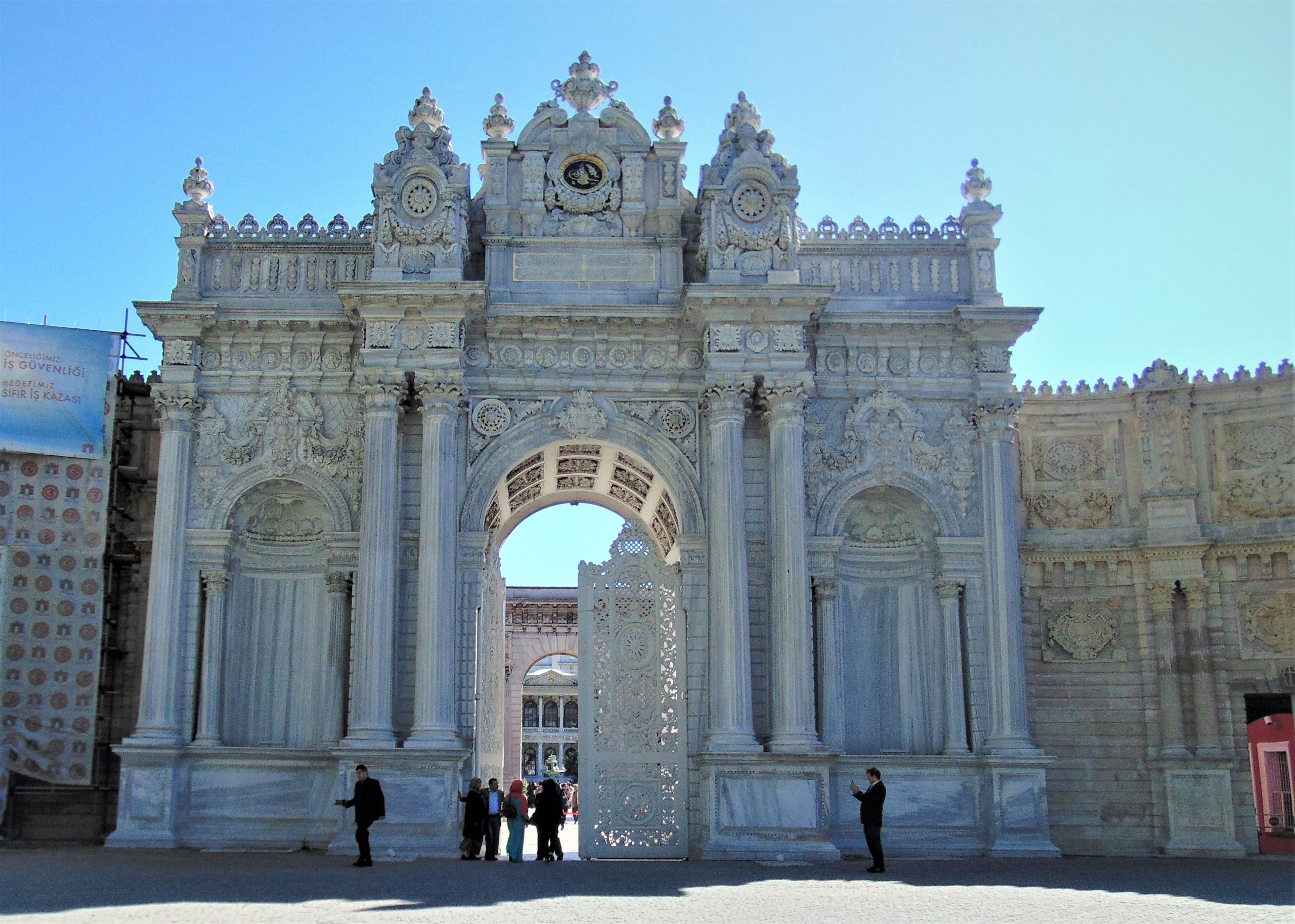  Grandiozna Dolmabahče palača – raskoš i ekstravagancija 19. stoljeća