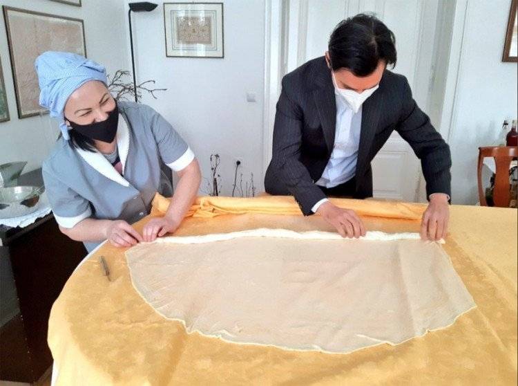  Ambasador Italije u BiH učio kako praviti pitu