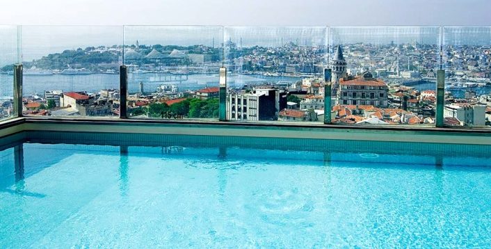  The Marmara Pera – hotel s pogledom na živahne ulice Istanbula