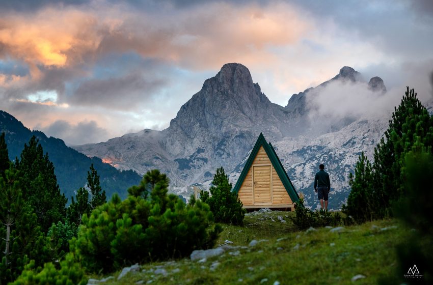  Divova kuća – novi bivak na Tisovici s pogledom na najljepše vrhove Prenja