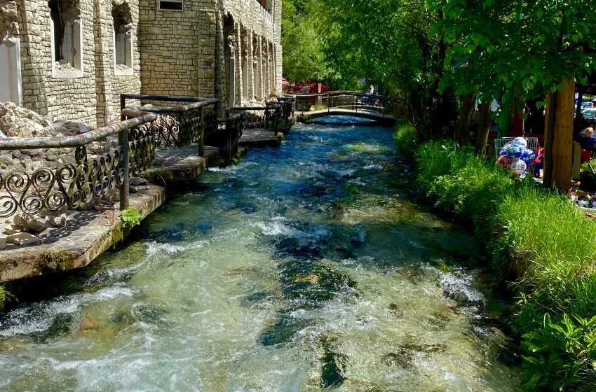  Nezaobilazna bh. atrakcija – Plava voda u Travniku