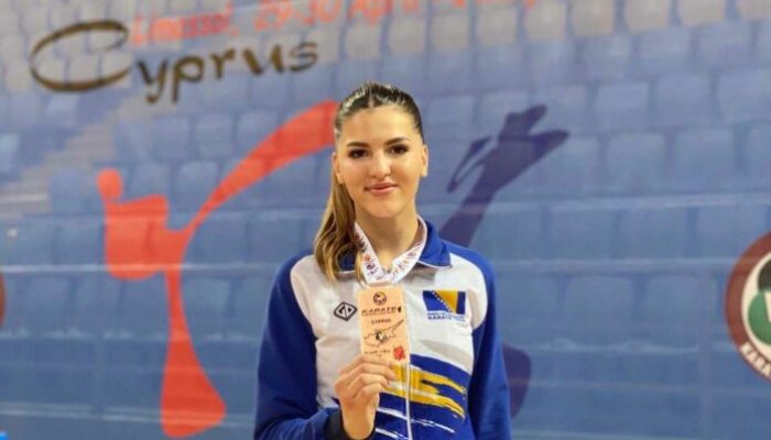  Emina Sipović ostala najbolja juniorka svijeta u karateu