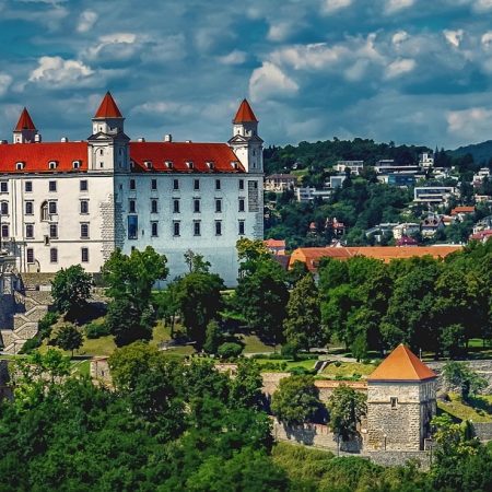 Bratislava-Pixabay-Walkerssk