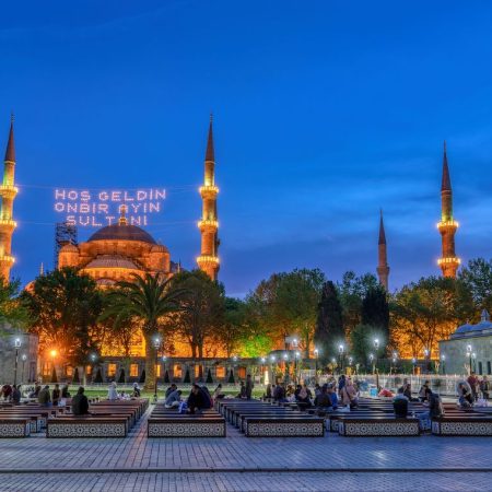 Istanbul_Sultanahmet_Mosque_7831x4965px-1