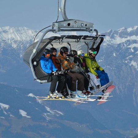 ski-lift-g7117bfe86_1280-pixabay